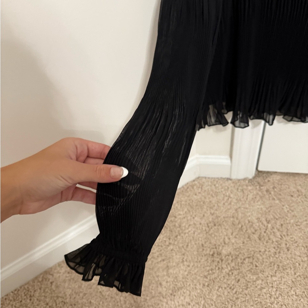 Express Black Pleated Blouse - Picture 2 of 4
